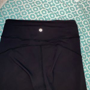 Lululemon 7/8 pants (black) (size 8)